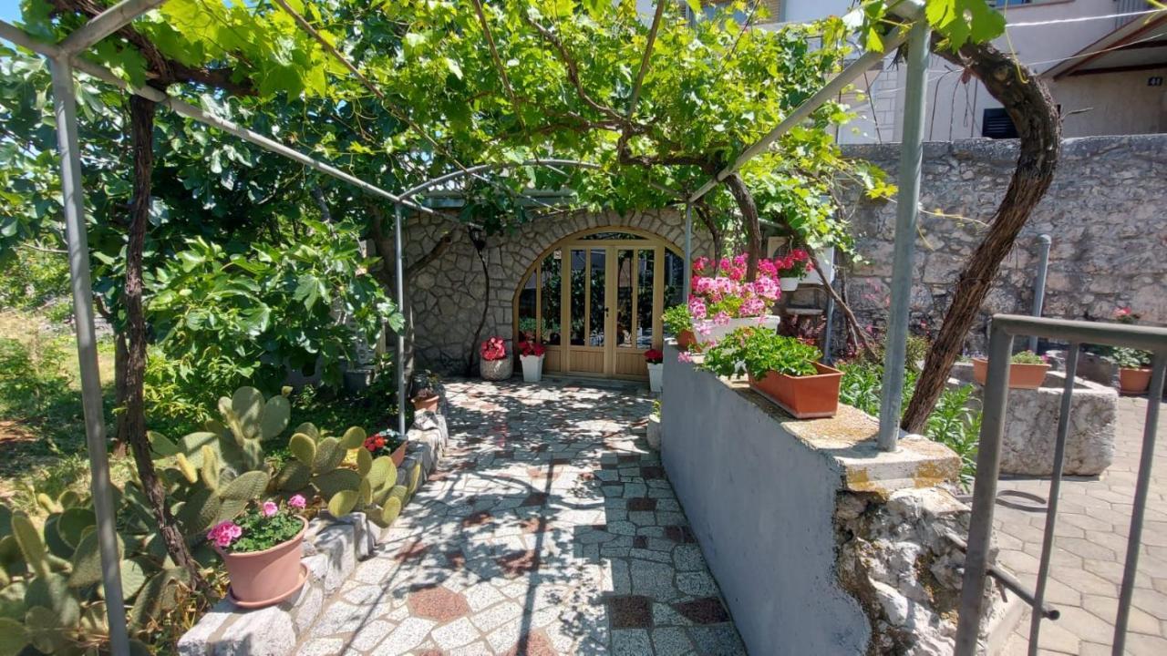 Guest House Tom Малинска Экстерьер фото