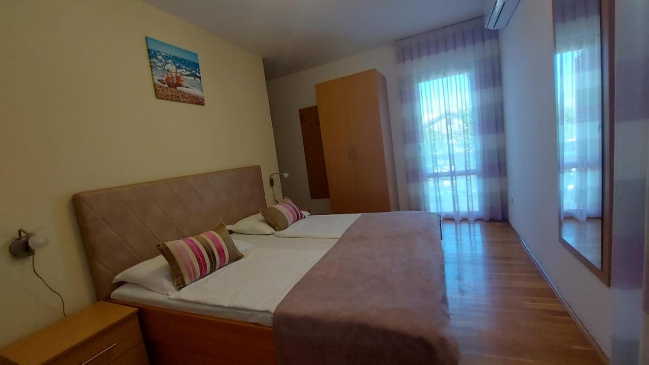 Guest House Tom Малинска Экстерьер фото