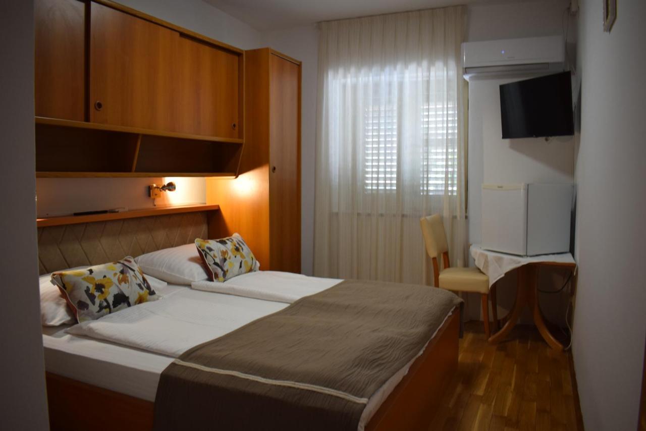 Guest House Tom Малинска Экстерьер фото